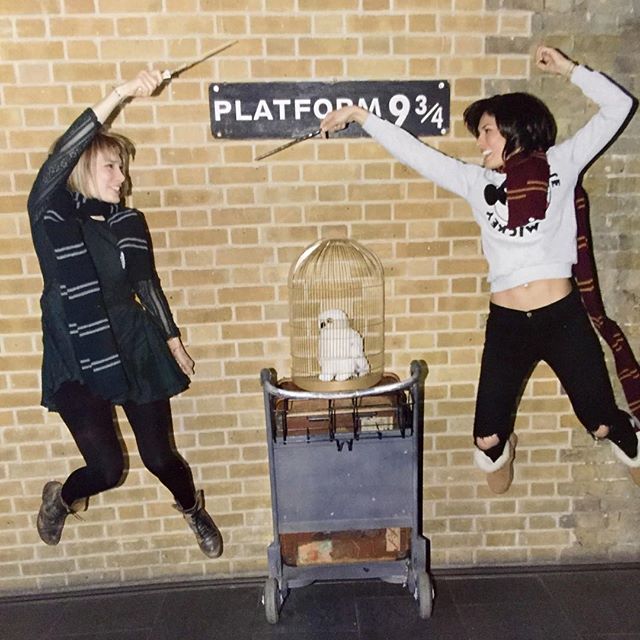 #KingsCross #platform934 #harrypotter #London #christmasinlondon #hogwarts