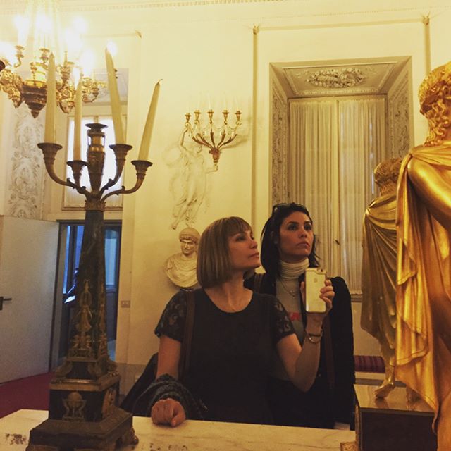 Royals in training  #palazzopitti #italy #florence #palace #mirrorselfie