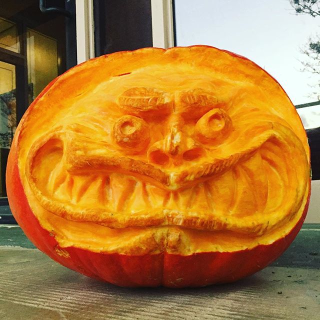🕸 our work pumpkin! #carvedpumpkin #halloween #goblin