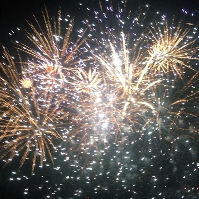 Beautiful!! #fireworks  @taryn.brooks  #cornerstonechurch #jerusalemgrill #sanantonio #texas