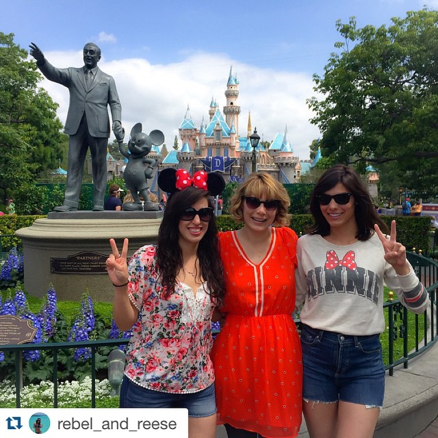 #Repost @rebel_and_reese ・・・Welcome to Disney!! #Disneyland #California #disney60 #Minnie #WaltDisney #friends