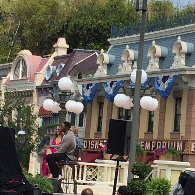 #KellyandMichael filming their Show with #MariahCarey @mariahCarey at #Disneyland for the #disney60 #LiveDisneyland